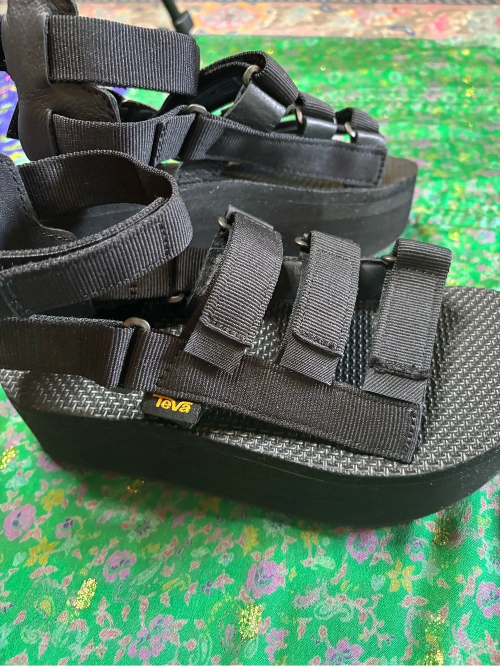 TEVA Flatform Mevia Sandals